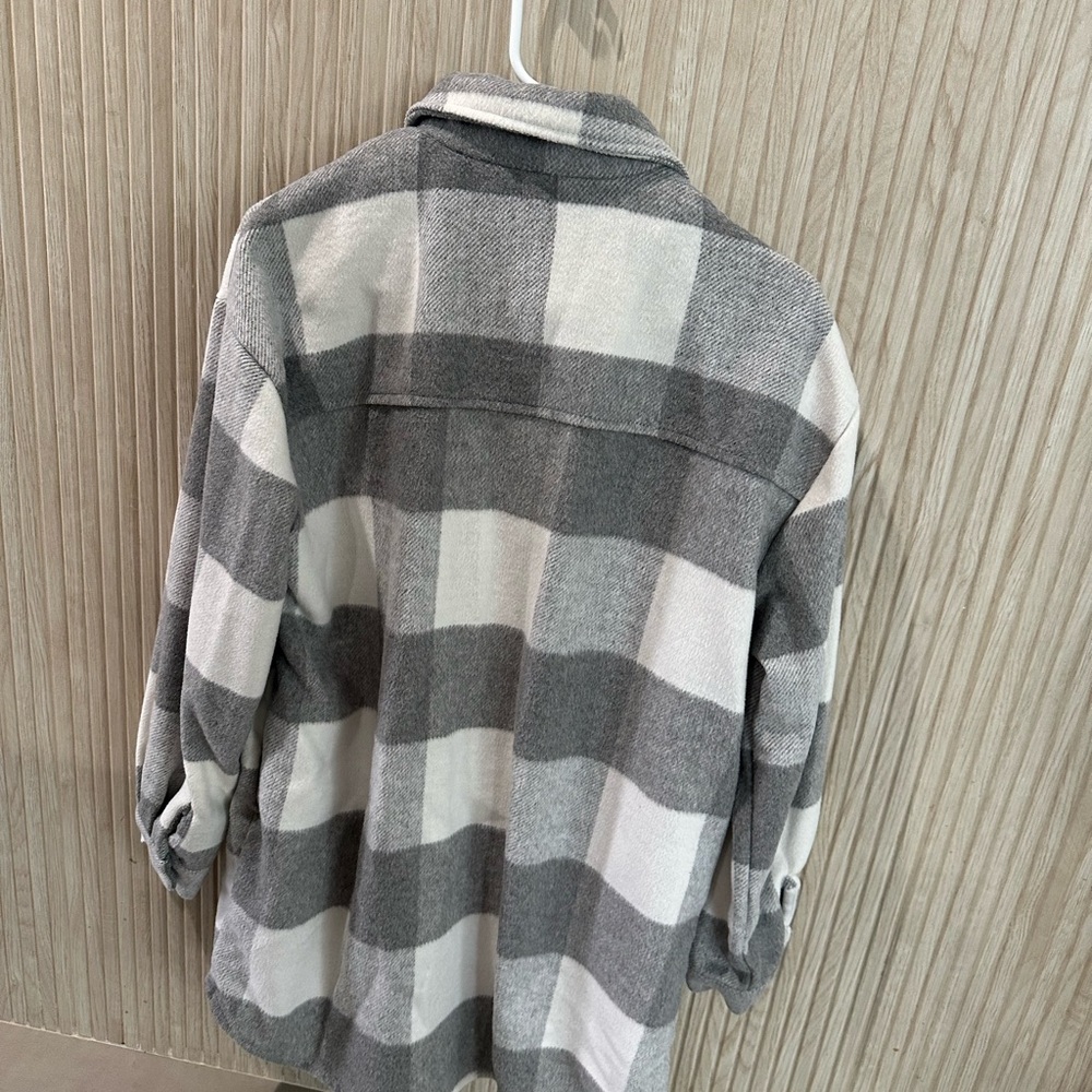 Grey & White Buffalo Check Shacket Sz Small Love Tree Oversized - Picture 2 of 8